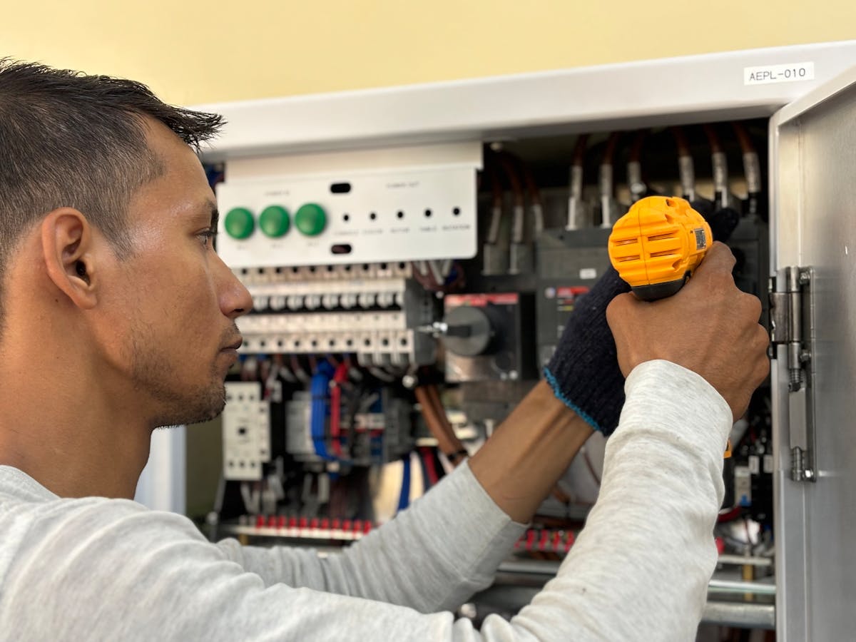 Trabajo eléctrico en Rubí